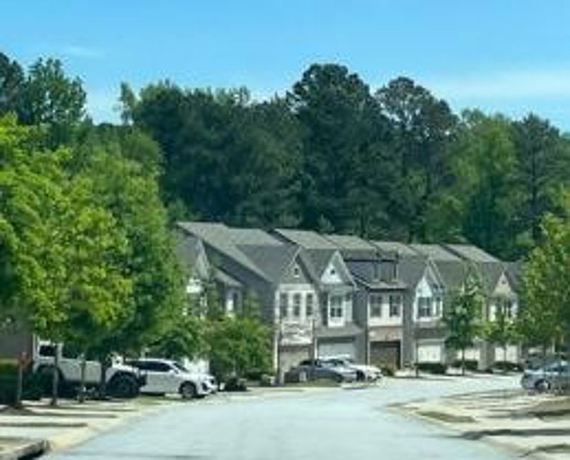 Exterior Neighborhood (street photo)