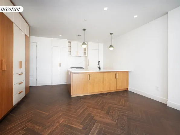 11-12 44th Drive image 3 of 13