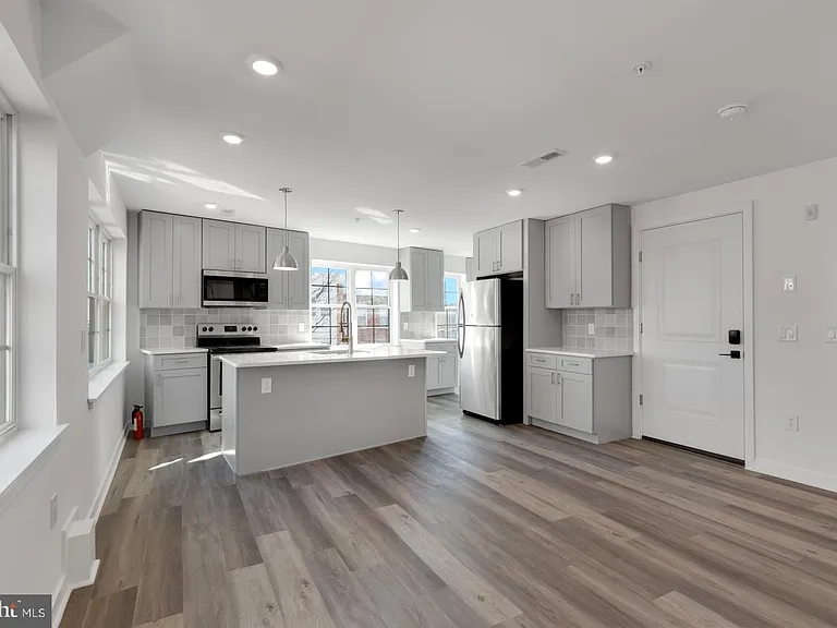 1116 S 7th St #2 — Photo 1