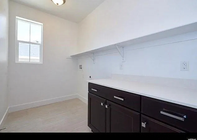 3 bed, 3960 sqft, $2,795 — Photo 3