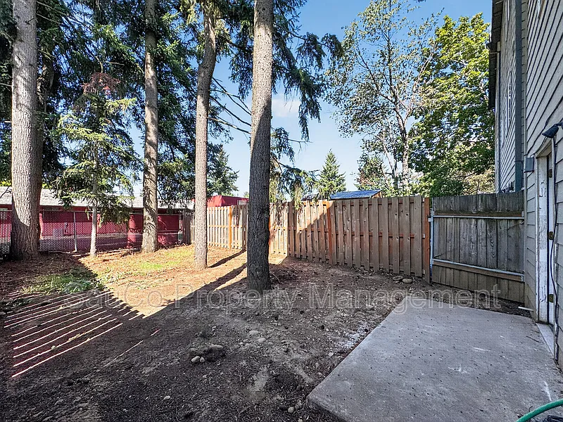 2 bed, 1.5 bath, 1473 sqft, $2,000 — Photo 3