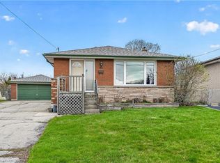 135 Nugent Dr, Hamilton, ON L8H 2N3