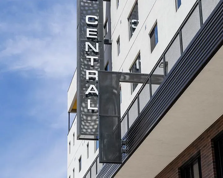 One Central — Photo 15