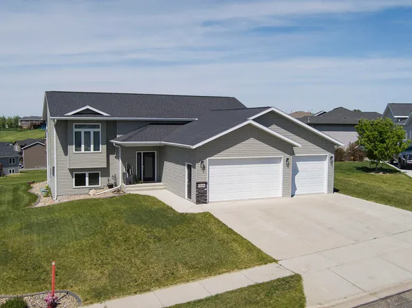 514 18th St SE, Mandan, ND 58554