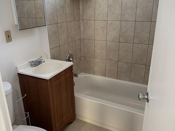 3rd image of 36 Smith St