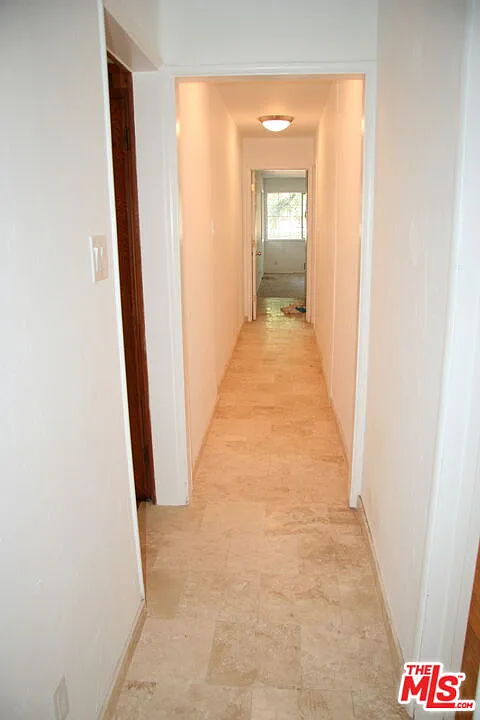 3 bed, 2.0 bath, 1961 sqft, $5,200 — Photo 4