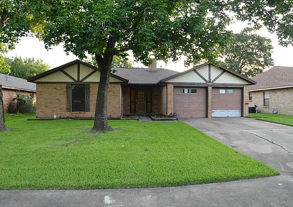 1st image of 601 Valley Brook Dr