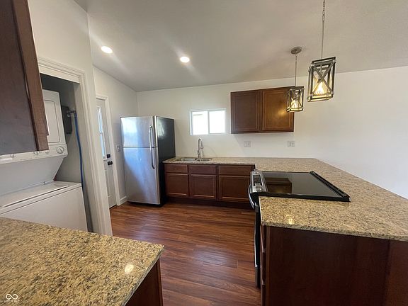 3rd image of 1329 S Locke St