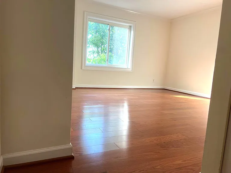 8370 Greensboro Dr #216 — Photo 20