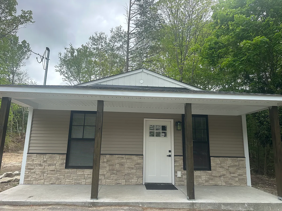 Building Photo - 388C Douglas Pike #C
