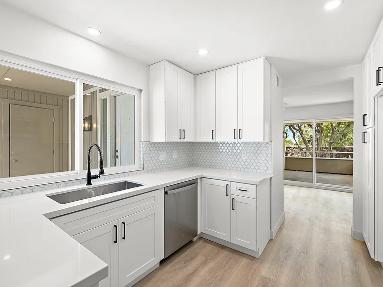 22311 Caminito Arroyo Seco #C — Photo 5