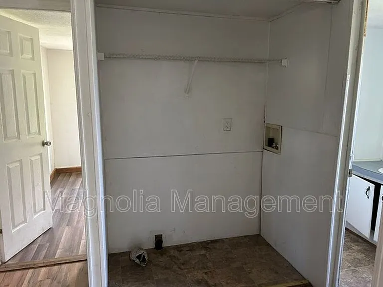 31 S Oliver Dr #10 — Photo 11