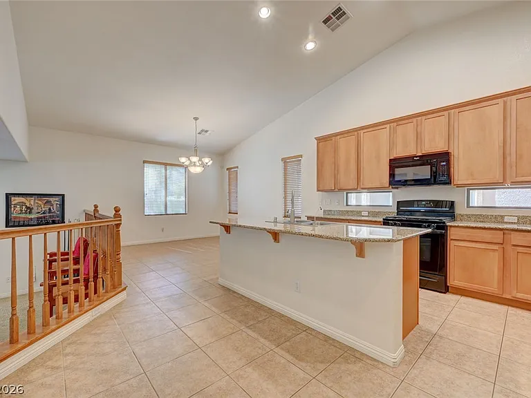 5921 Altissimo St — Photo 16