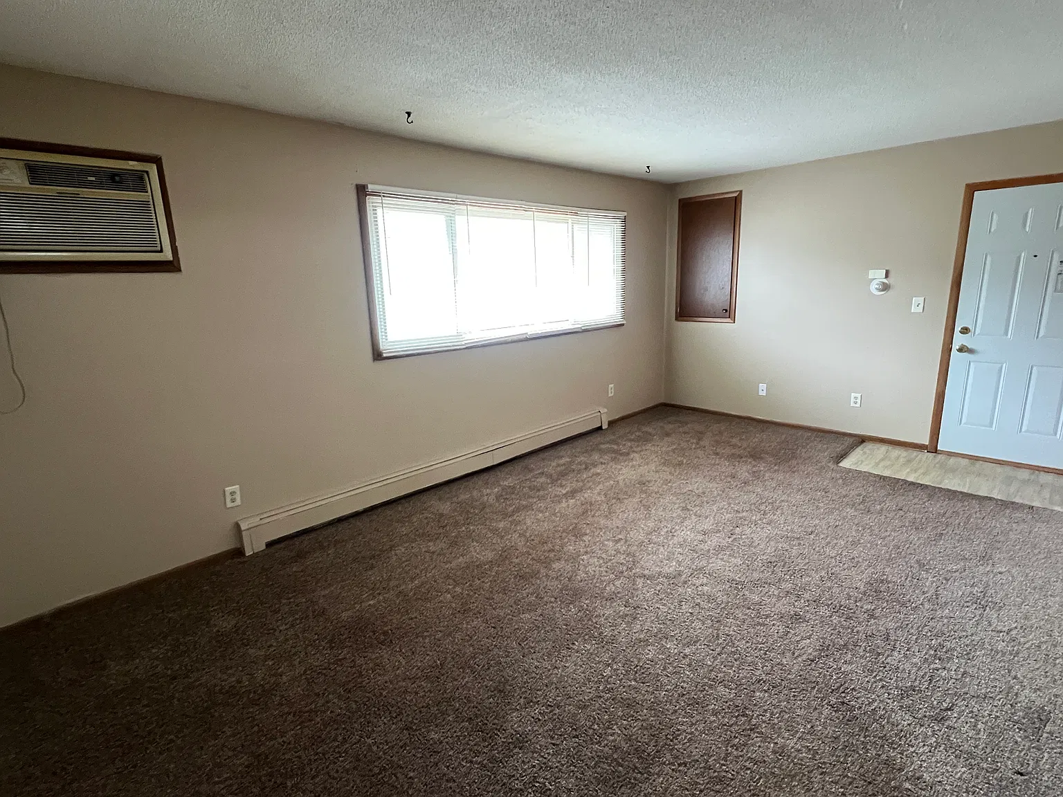 2 bed, $895 — Photo 2