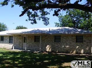 704 NE 5th St, Hubbard, TX 76648