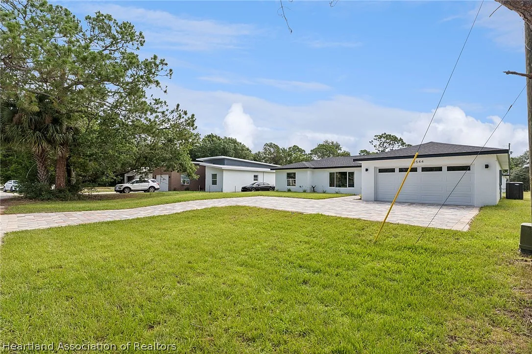 3 bed, 2.0 bath, 1500 sqft, $2,200 — Photo 3