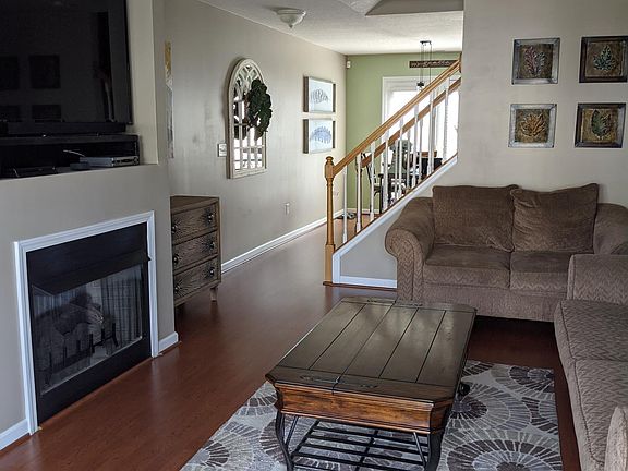 4th image of 77 Yorktown Cir