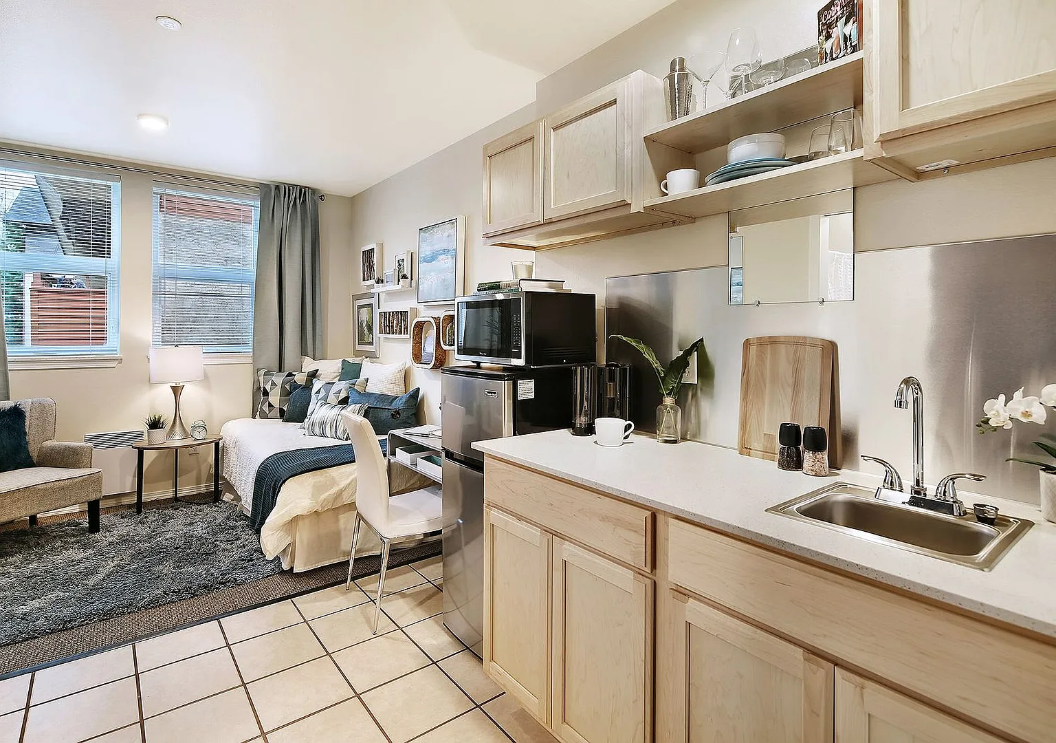 Lago aPodments- Comfortable and Affordable Living! — Photo 2