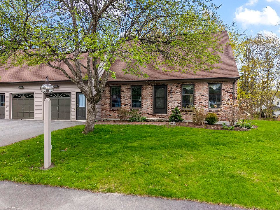 1st image of 15 Coachlight Lane #15