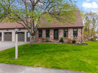 15 Coachlight Ln #15, Portland, ME 04102