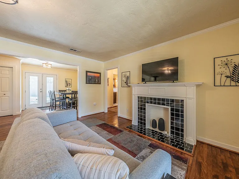 2157 W Lotus Ave — Photo 6