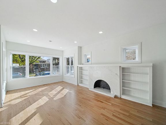 2nd image of 1132 N Leamington Ave
