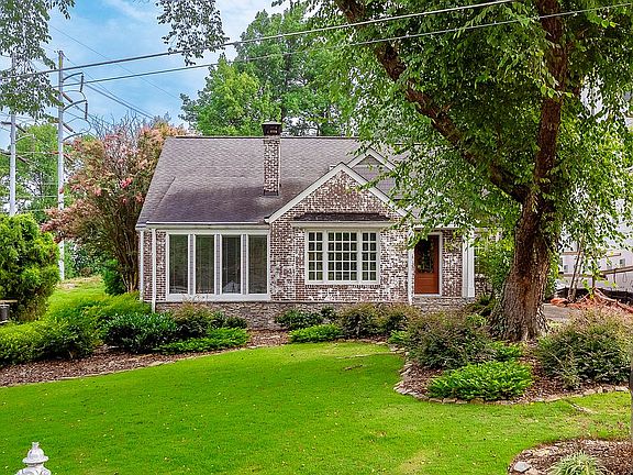 2nd image of 676 Hillpine Dr NE