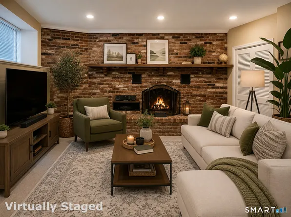 833 Summer St APT E, Stamford, CT 06905