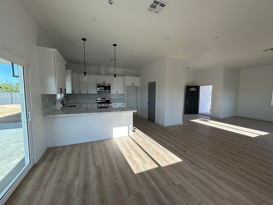 7th image of 8225 Dogwood Ave