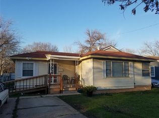 1810 Cottonwood St, Grand Prairie, TX 75050