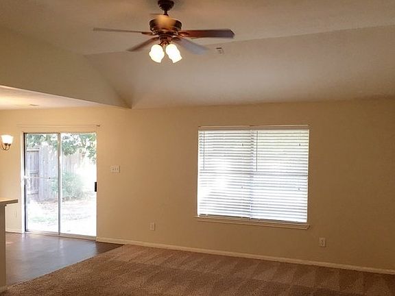 2nd image of 18214 Gravenhurst Ln
