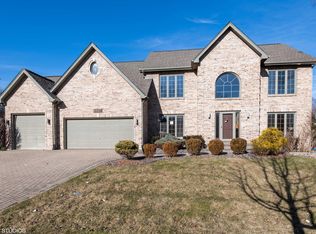 6517 Greene Rd, Woodridge, IL 60517