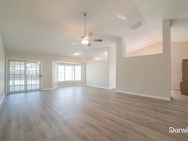 6725 W Flower St — Photo 4