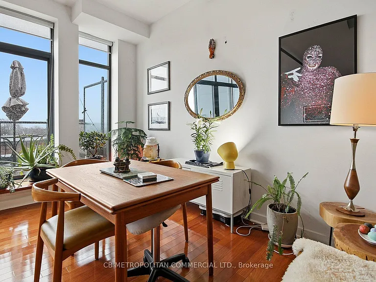 363 Sorauren Ave #405 — Photo 8