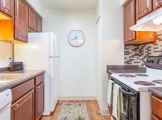 33105 Warren Rd #814, Westland, MI 48185