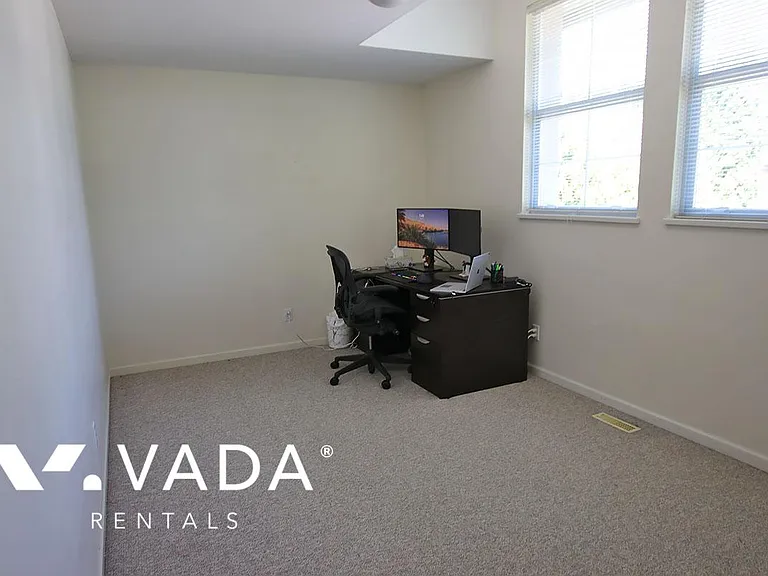 1572 Salal Cres — Photo 16