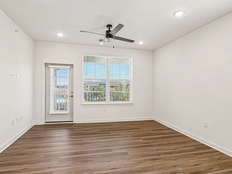 Velara Luxury Apartments — Photo 76
