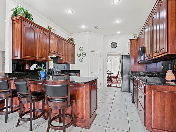5th image of 306 Chestnut Oak Dr