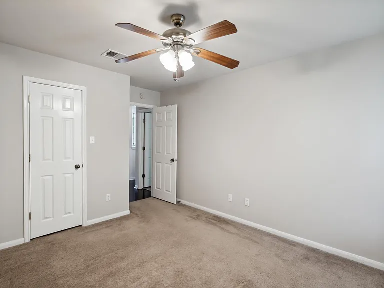 2108 Narrow Glen Pkwy — Photo 13