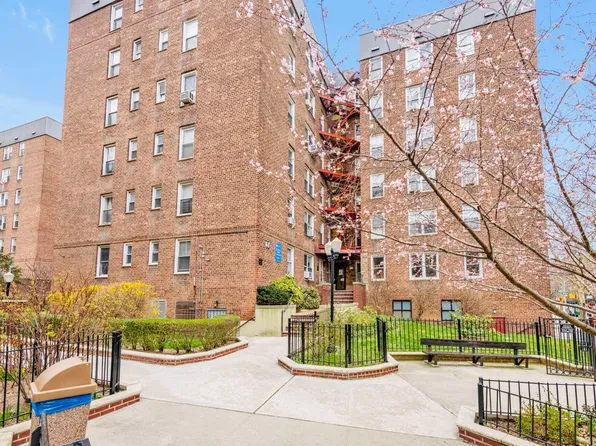 66-37 Yellowstone Boulevard image 1 of 12