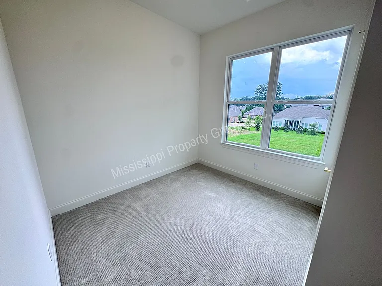 721 Primrose Dr — Photo 13