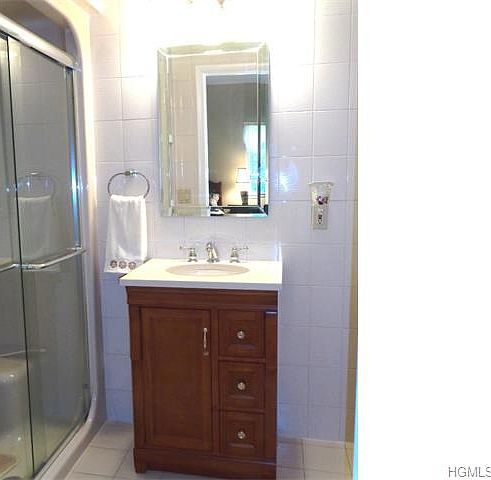 2nd image of 1241 Underhill Ave