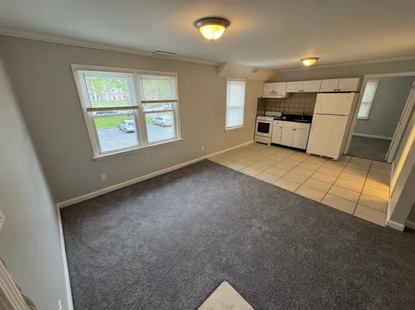 134 Main St APT 8, Stoneham, MA 02180