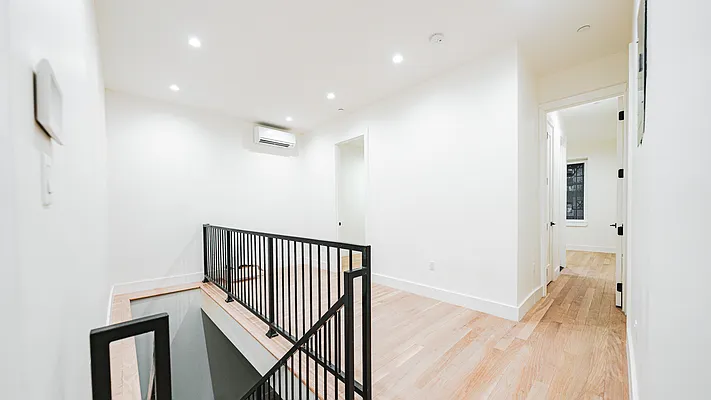 Rented by Nooklyn NYC LLC | media 13