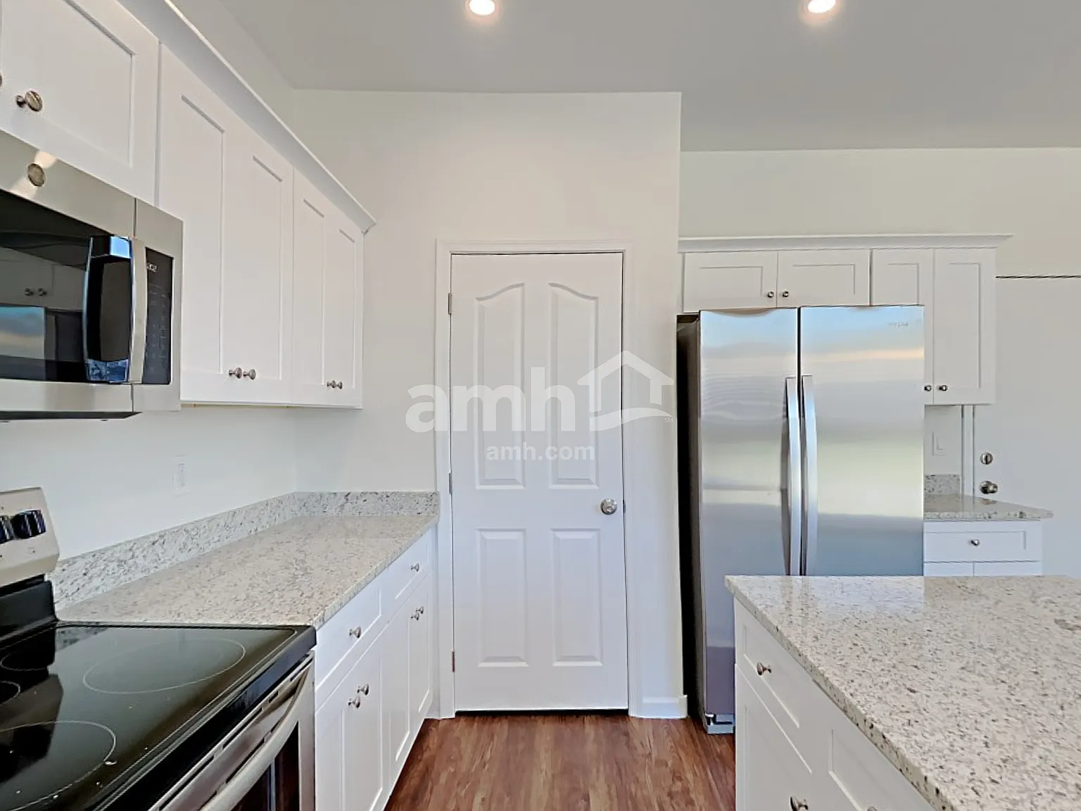 3 bed, 2.5 bath, 1568 sqft, $2,025 — Photo 4