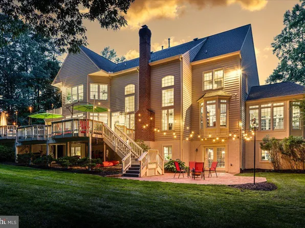 9771 Thorn Bush Dr, Fairfax Station, VA 22039
