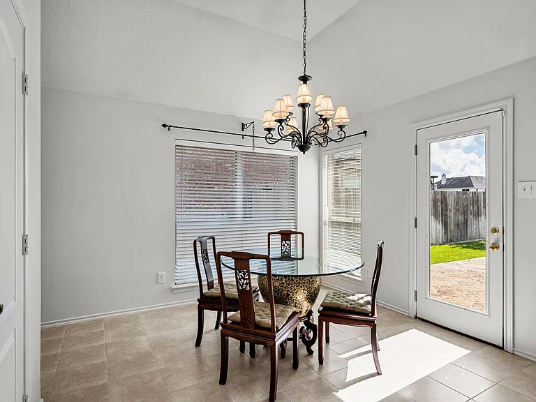 9907 Brandywood Cir — Photo 7