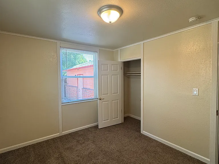 2230 Redwood St — Photo 22