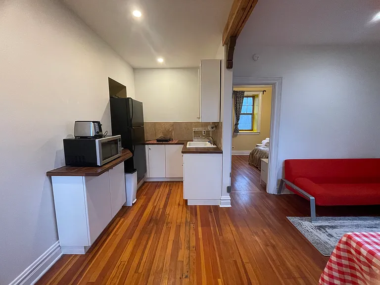 11 Highview Pl — Photo 2
