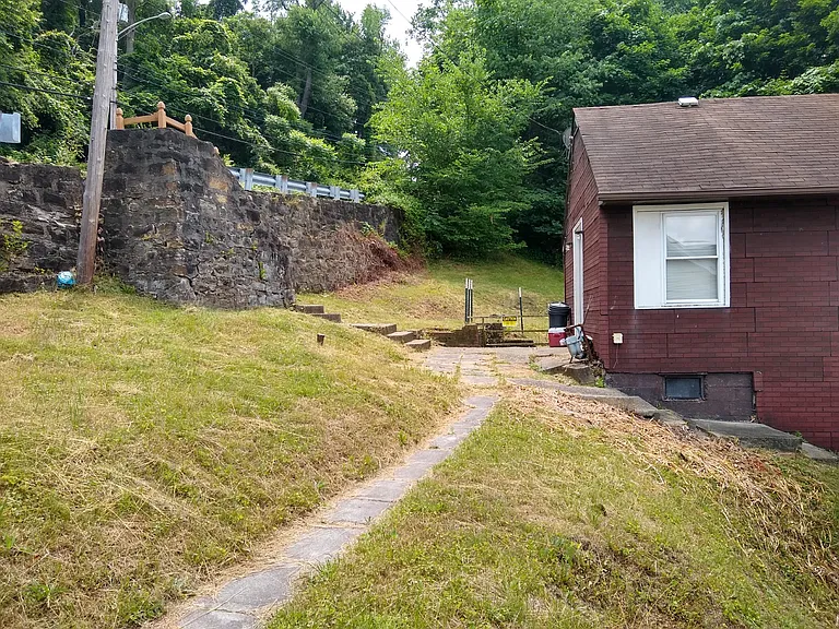 1427 Maratta Rd — Photo 5